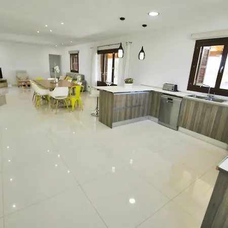 Mediterranea For 10 , New Luxury . Villa Can Picafort (Mallorca)